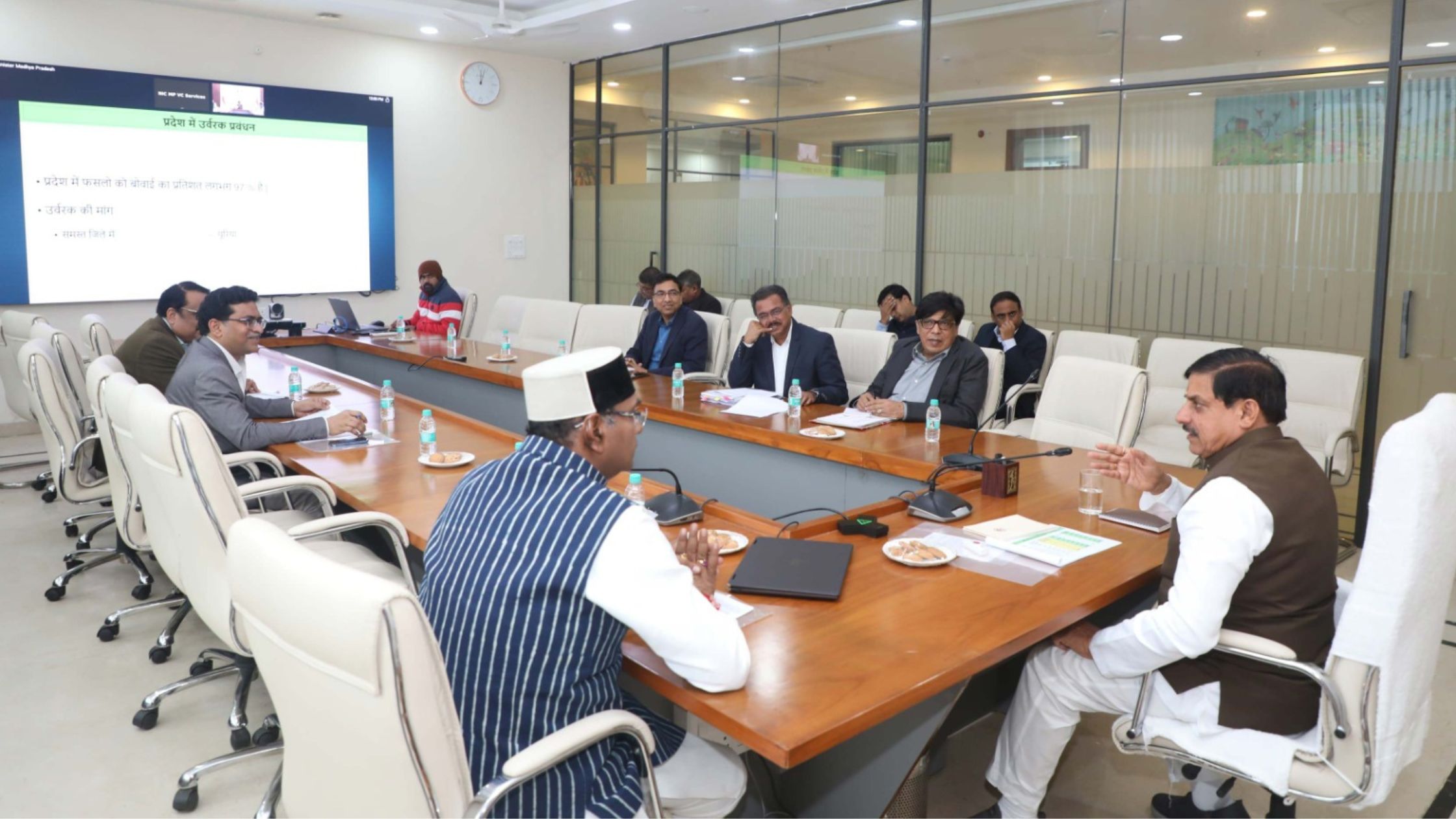 Chief Minister Dr. Yadavs initiative to ensure timely availability of fertilizers