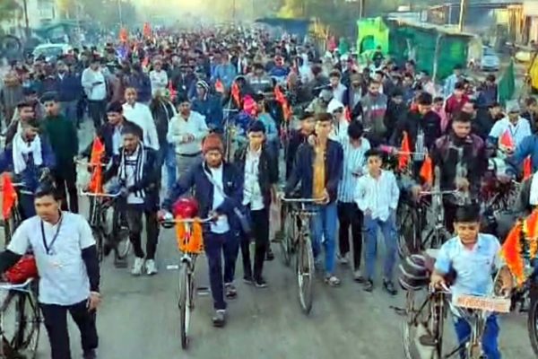 A group of cyclists set out for Sanwariyaji darshan